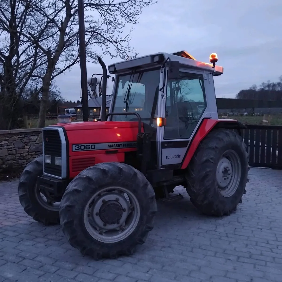 Massey 3060 - Image 2