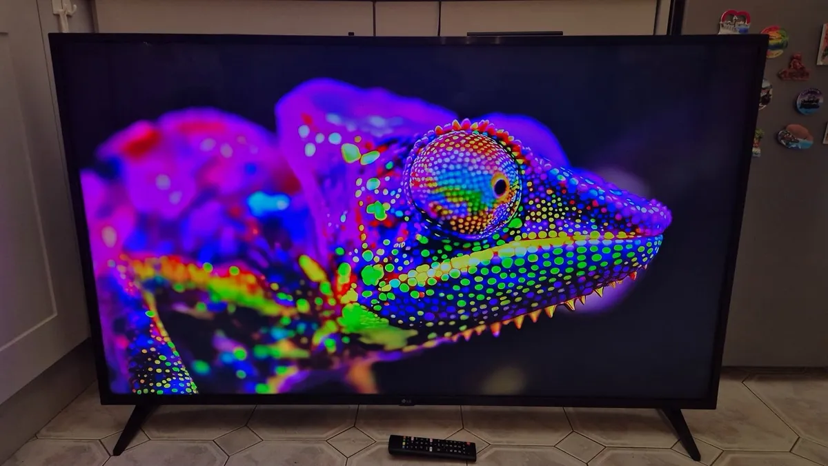 LG 55" UHD 4K Smart TV - Image 3