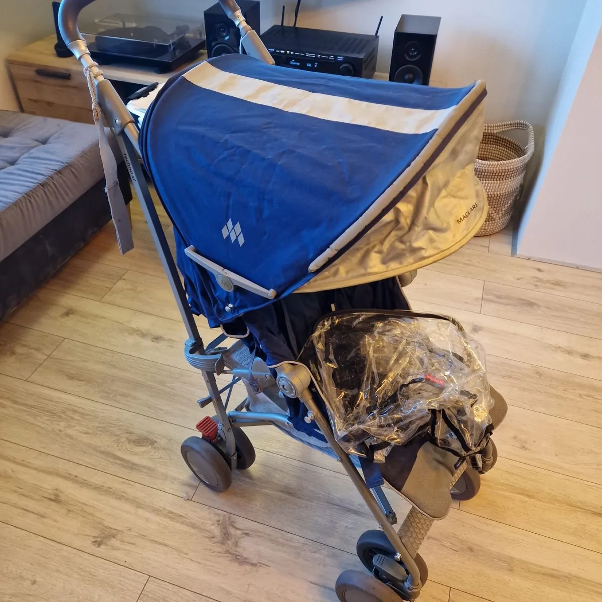 Maclaren Techno XT stroller in Medieval Blue/Silve - Image 3