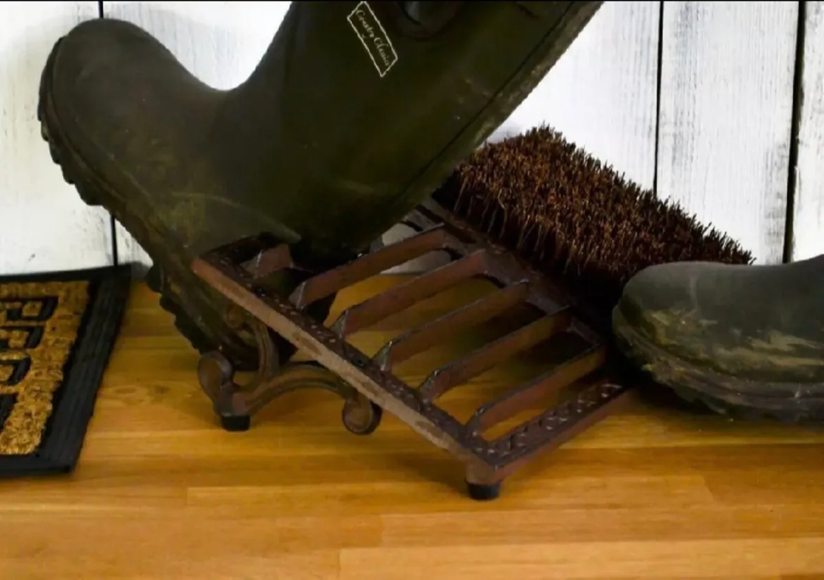Cast Iron Welly Boot Jack & Cleaner Brush NEW - Image 1