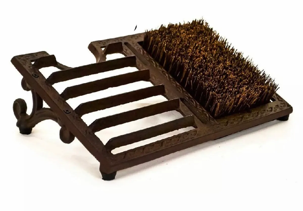 Cast Iron Welly Boot Jack & Cleaner Brush NEW - Image 2