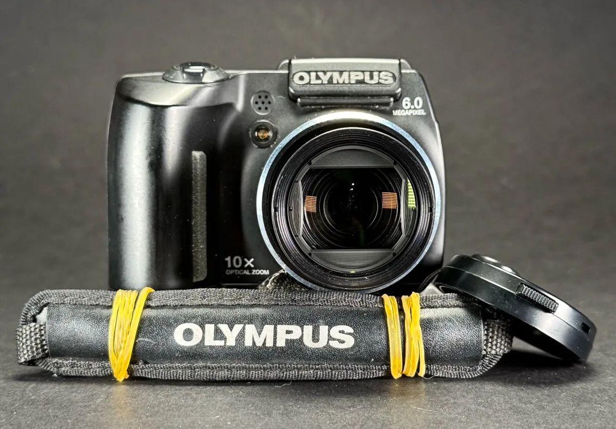 Olympus SP-500UZ Digital Bridge Camera - Image 4