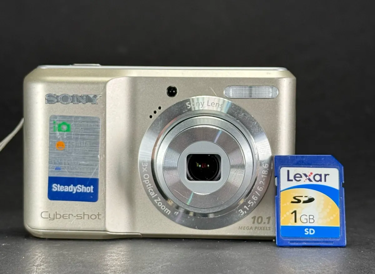 Sony Cyber-shot DSC-S2000 - Image 1