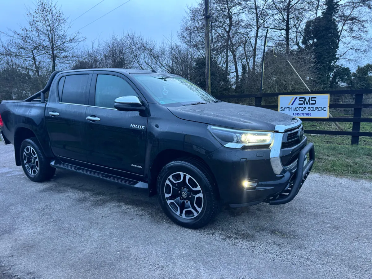 211 Toyota Hilux Invincible 2.4L D4D****** - Image 2