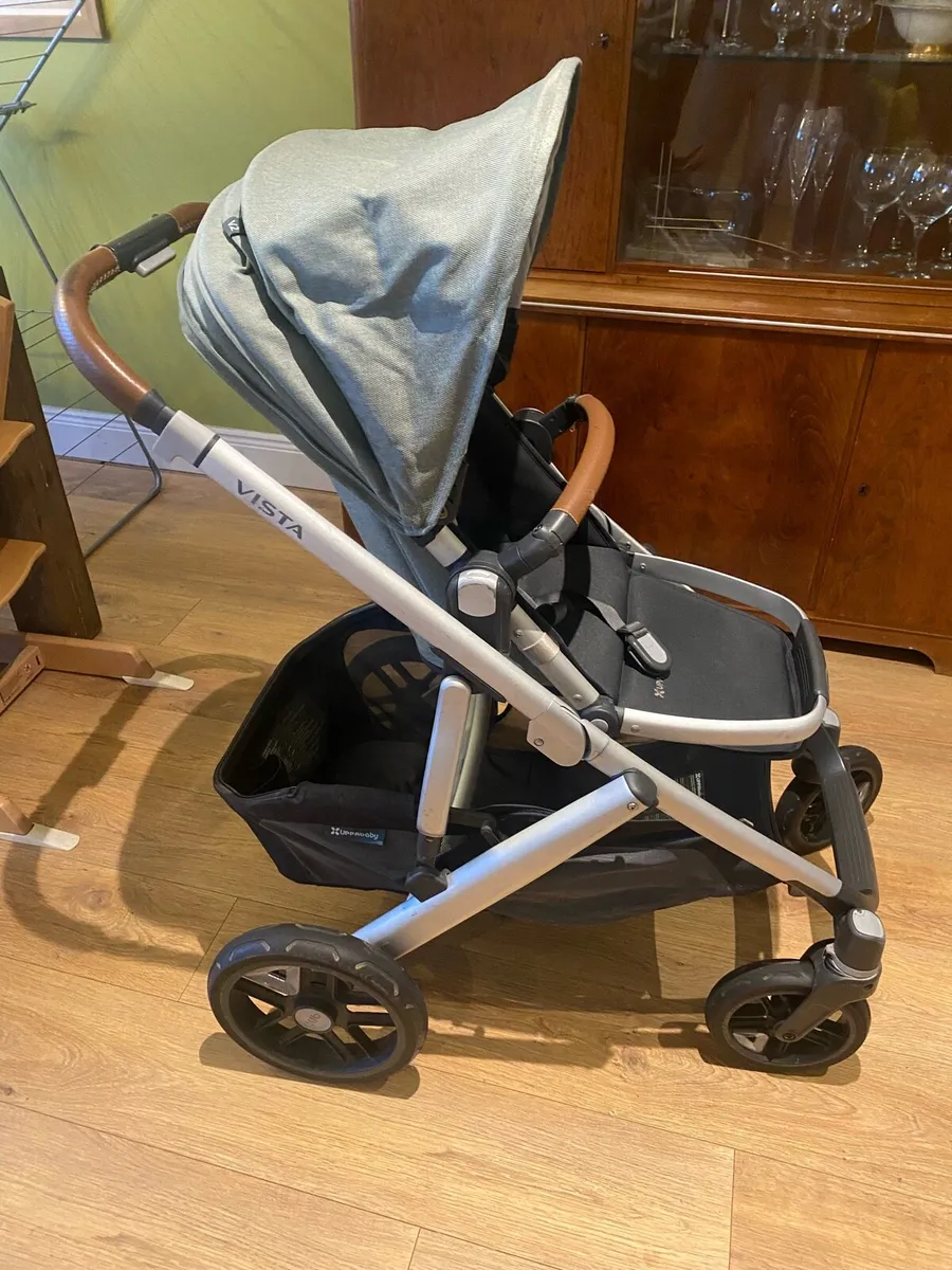 Uppababy vista v2 Emmett - full bundle - Image 2