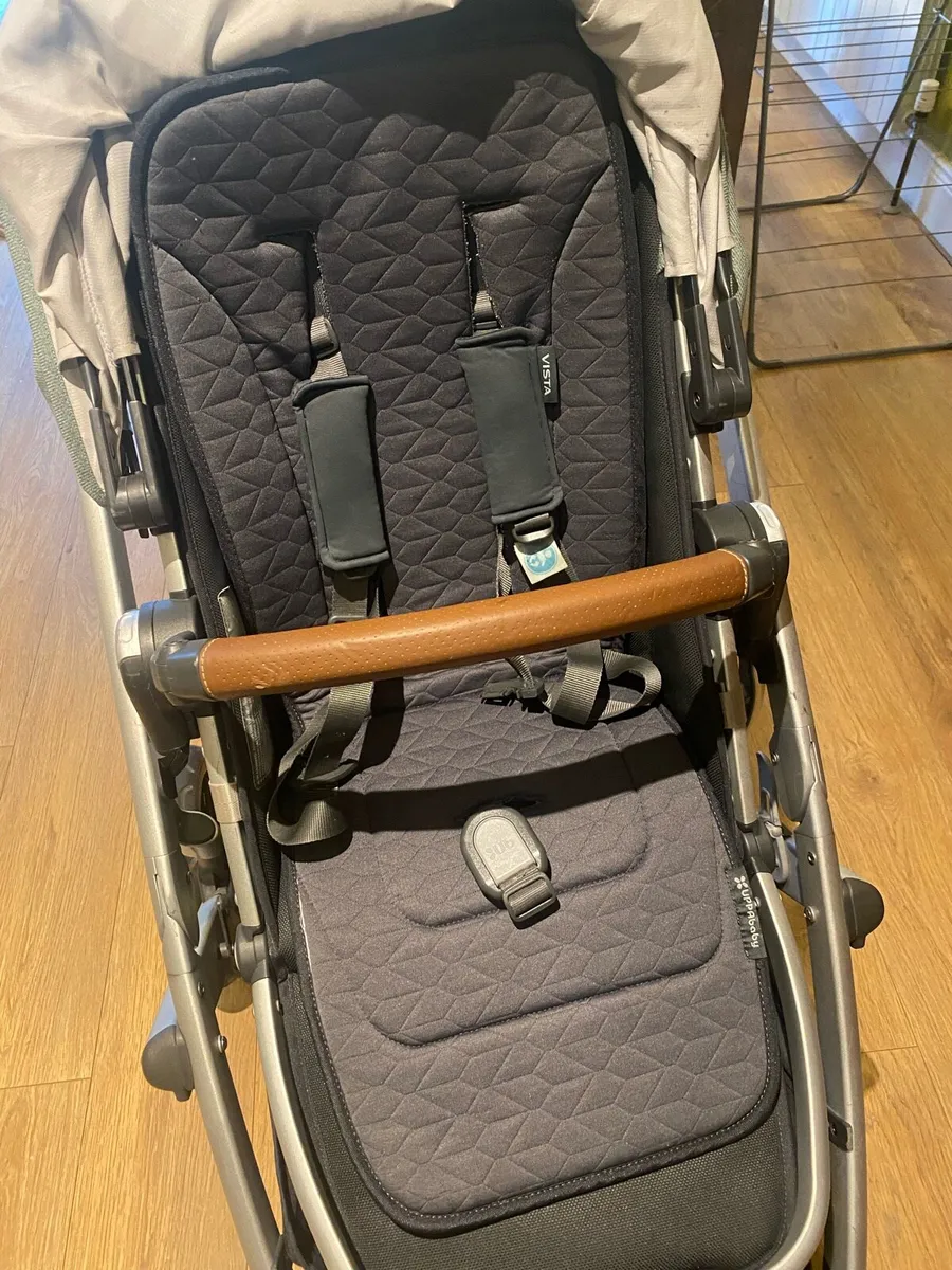 Uppababy vista v2 Emmett - full bundle - Image 3