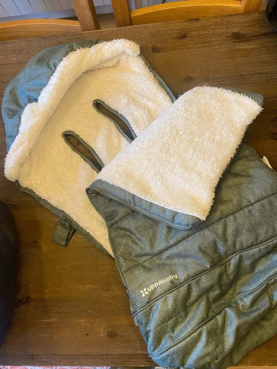 Uppababy vista v2 Emmett - full bundle - Image 4