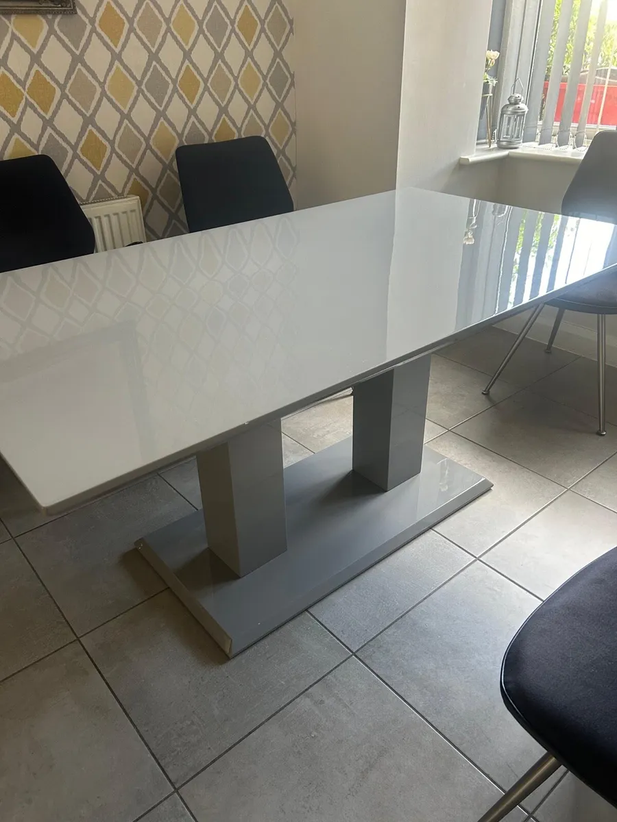 Dining set with 6 chairs - Image 2