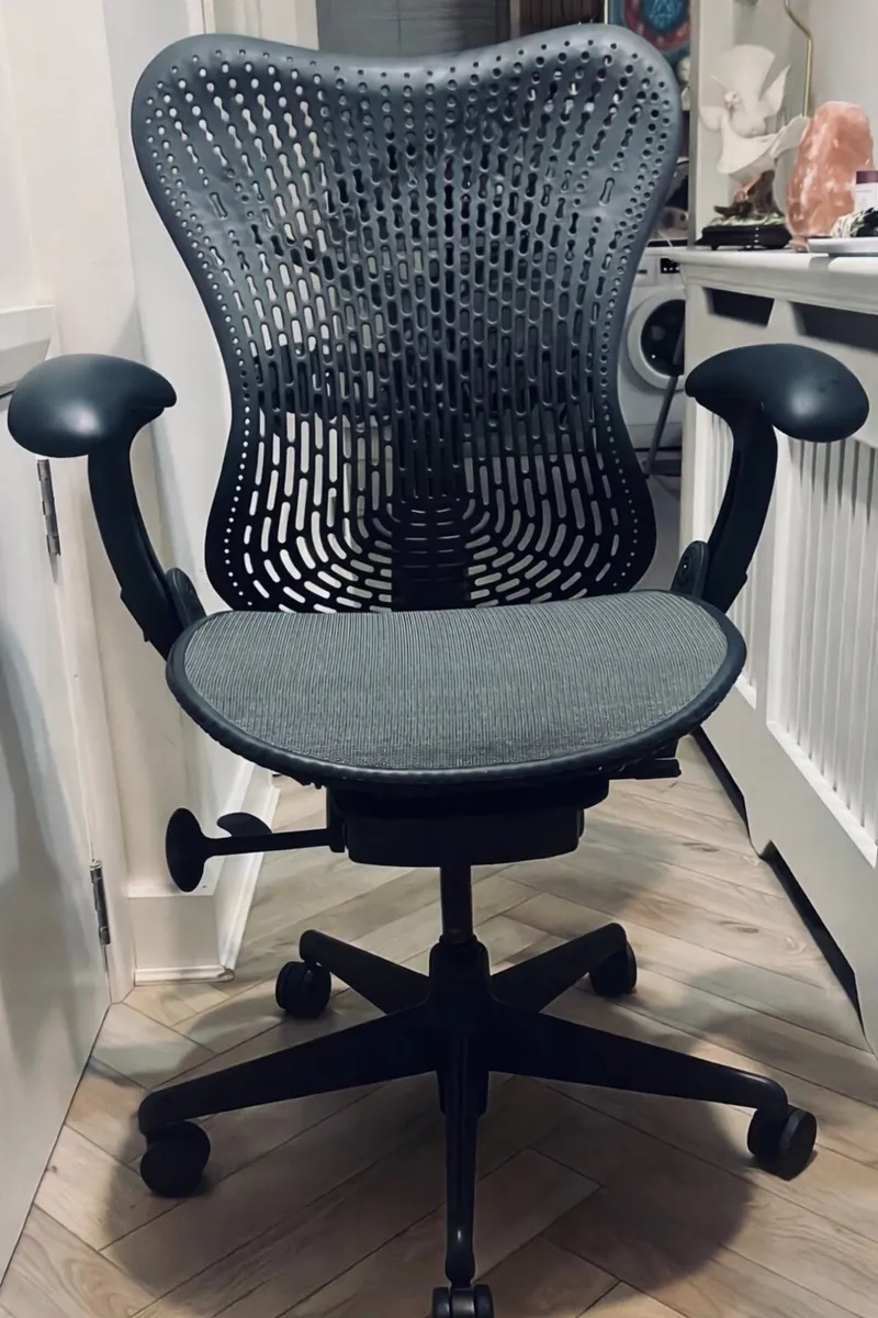 Herman Miller Mira- Office Chair- as new! - Image 1