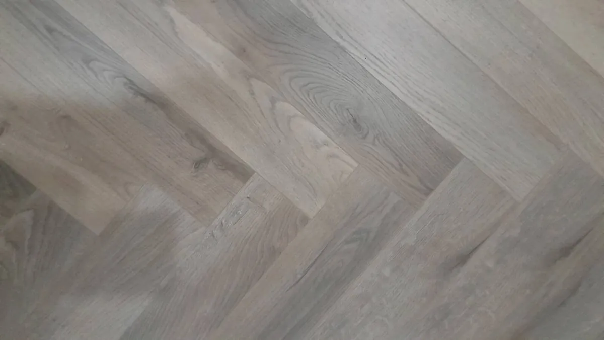 laminate flooring - Image 3