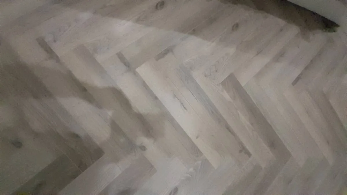 laminate flooring - Image 4