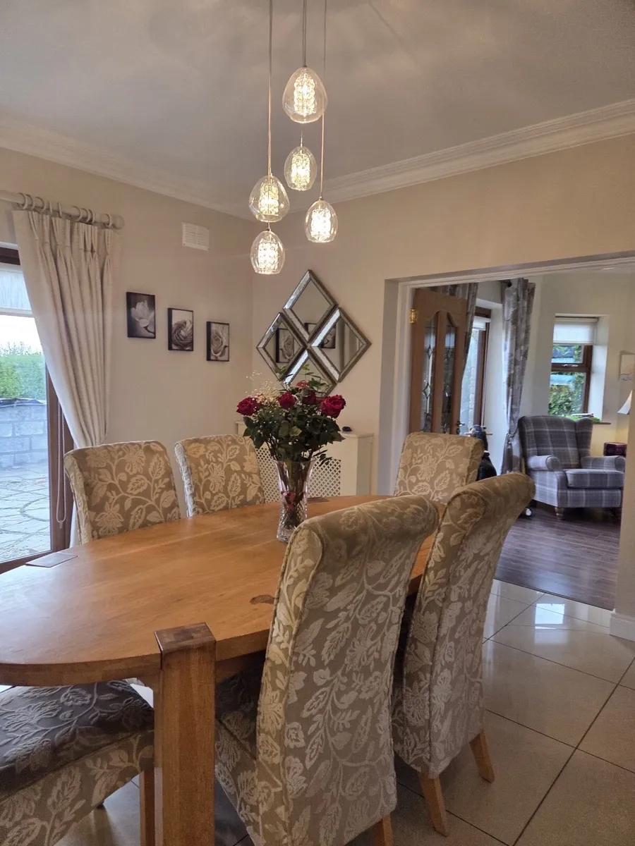 Dining room table with six chairs - Image 1