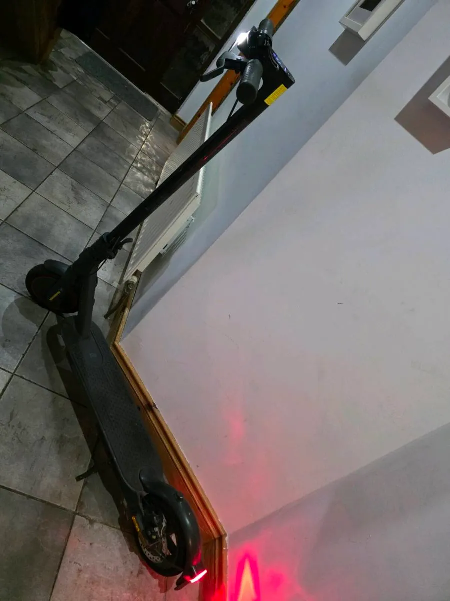 Xiaomi mi pro 2 scooter - Image 2