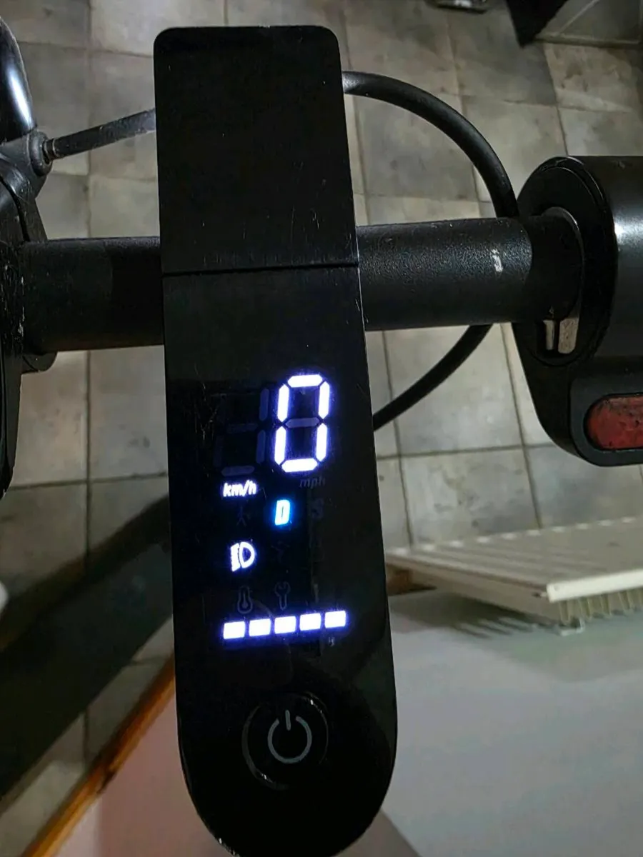 Xiaomi mi pro 2 scooter - Image 3