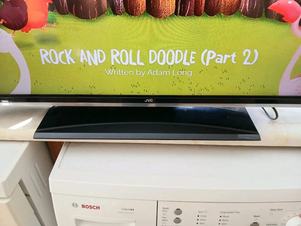 Jvc 40 inch smart hdmi tv. - Image 3