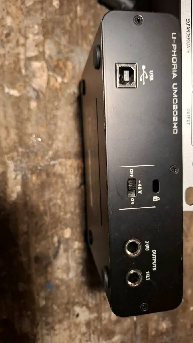 Behringer UMC202HD Audio Interface - Image 2
