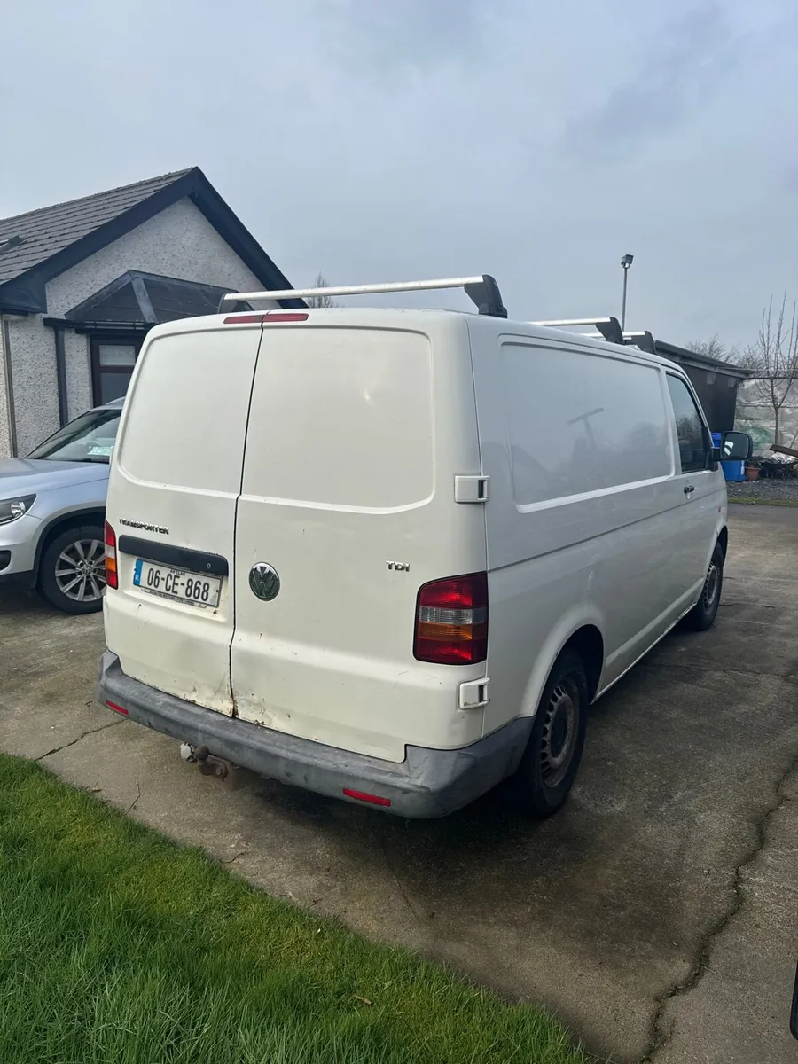 Volkswagen Transporter - Image 4