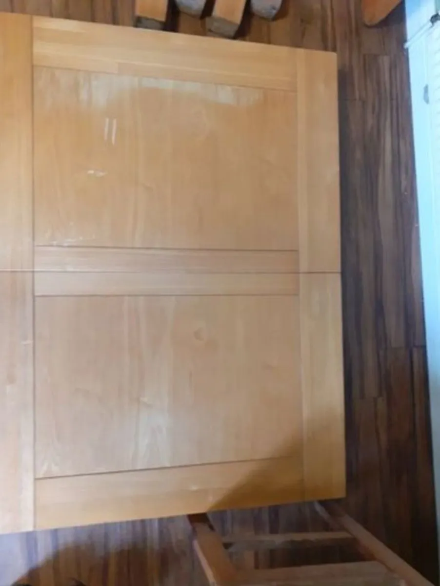 Table & Chairs - Image 3