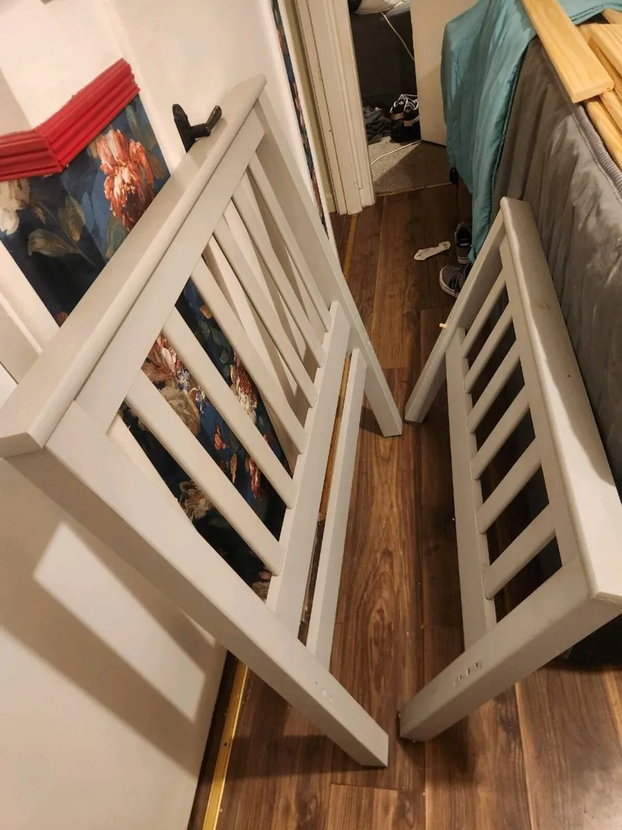 2 single beds, one grey, one white, matresses - Image 2