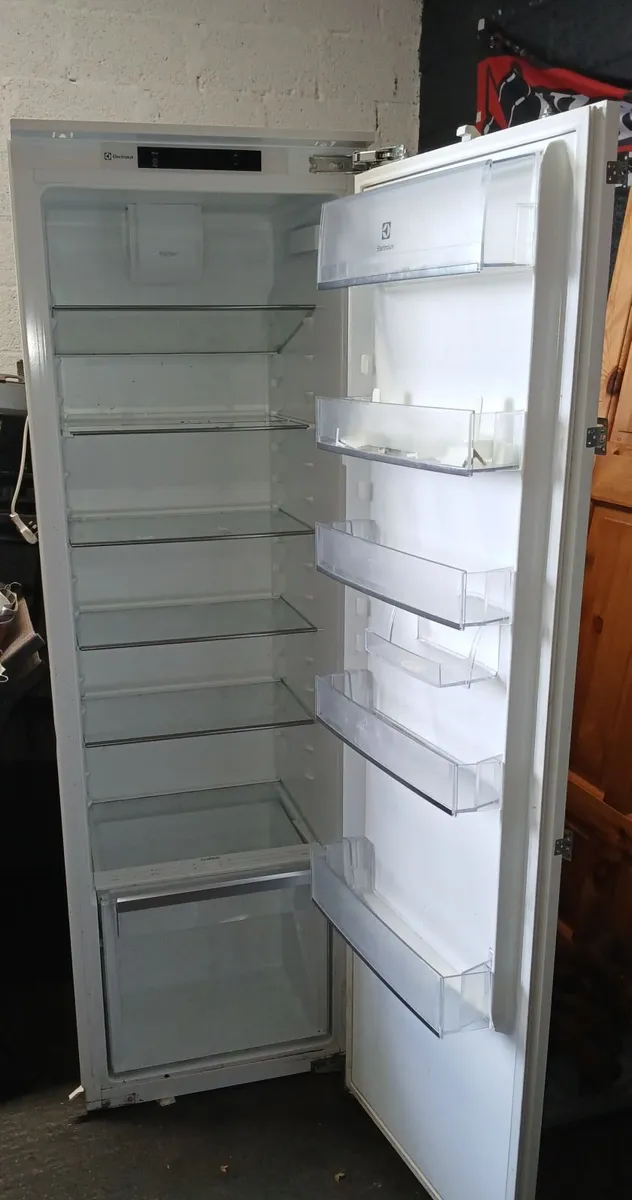 Integrated Fridge - Image 1