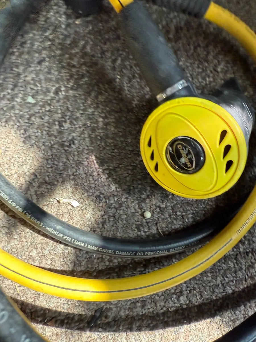 Dacor scuba regulator set - Image 4