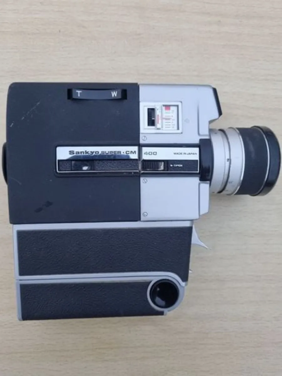 Vintage Movie Camera - Sankyo Super CM 400 - Image 1
