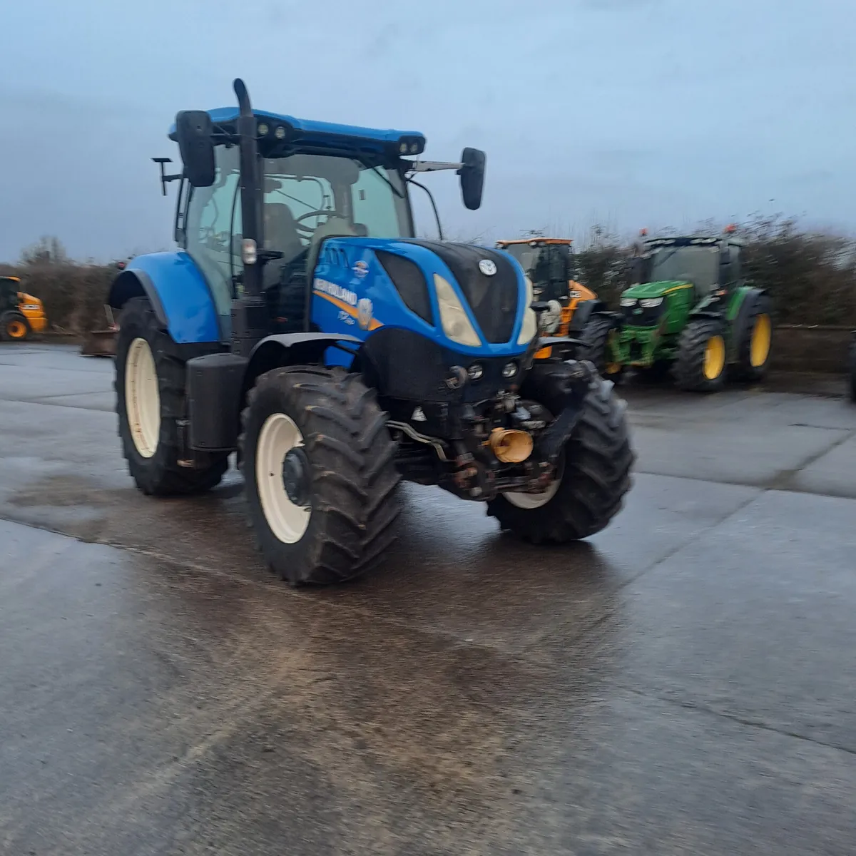 New Holland T7-210 - Image 1