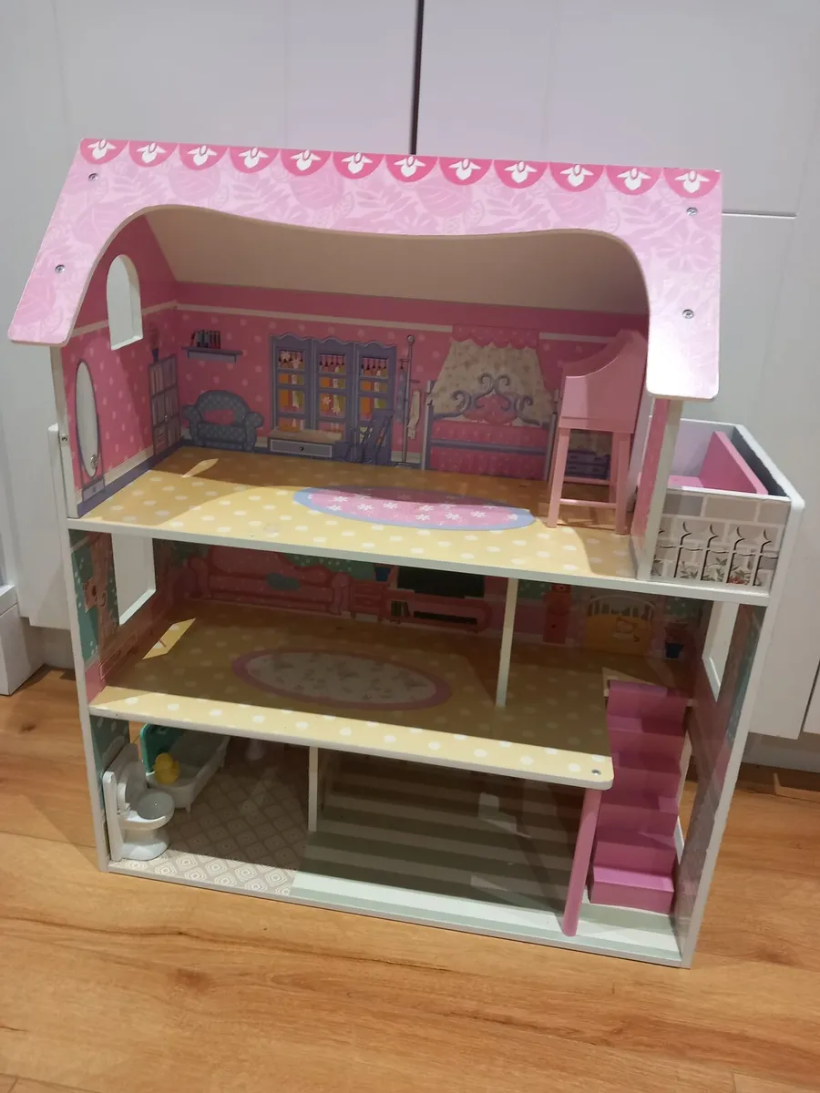Wooden dolls house - Image 1