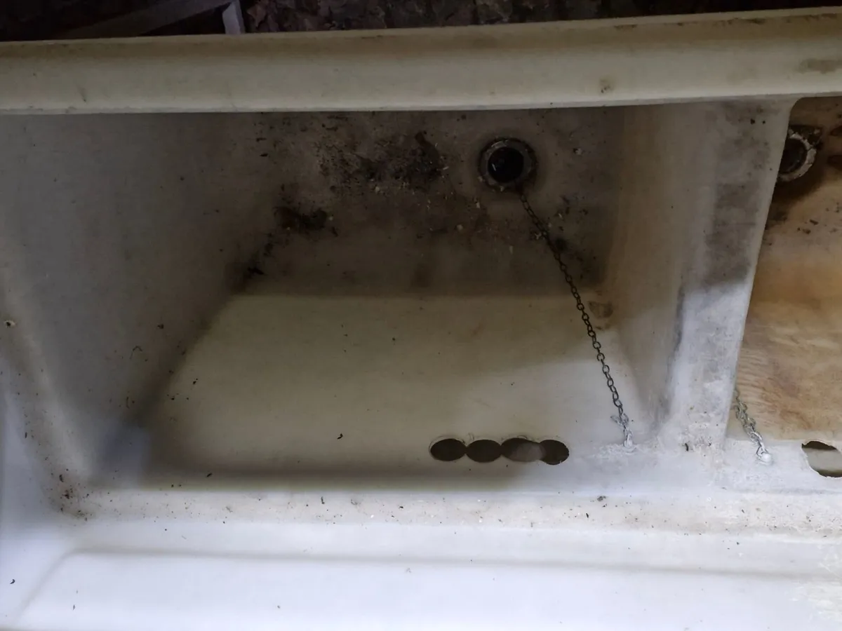 Washing Up Trough - Dairy Milking Parlour - Image 3