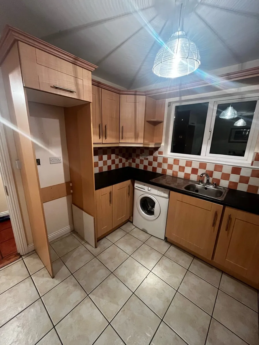 Full Kitchen with appliances - Image 2