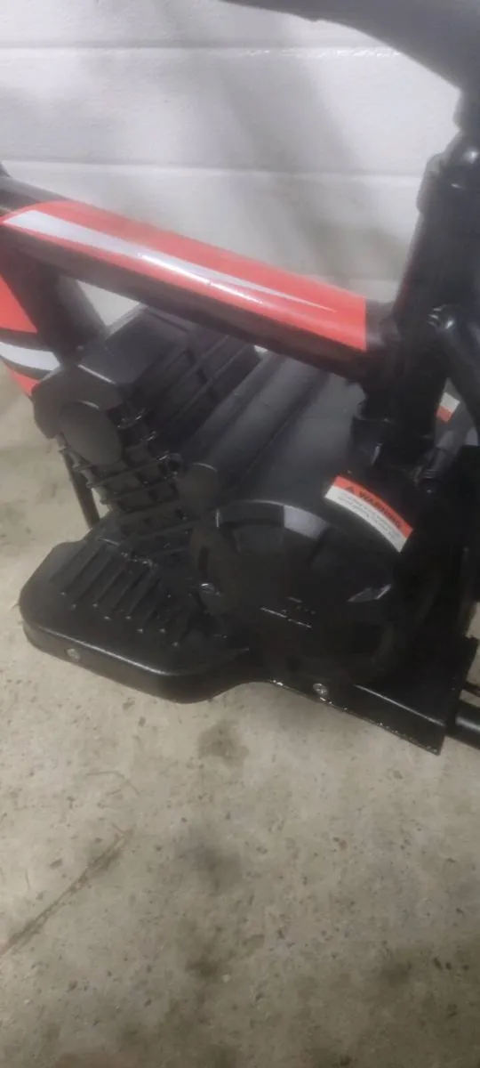 Revvi 16" electric bike - Image 3