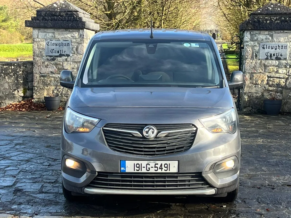 2019 Vauxhall combo sportive - Image 2