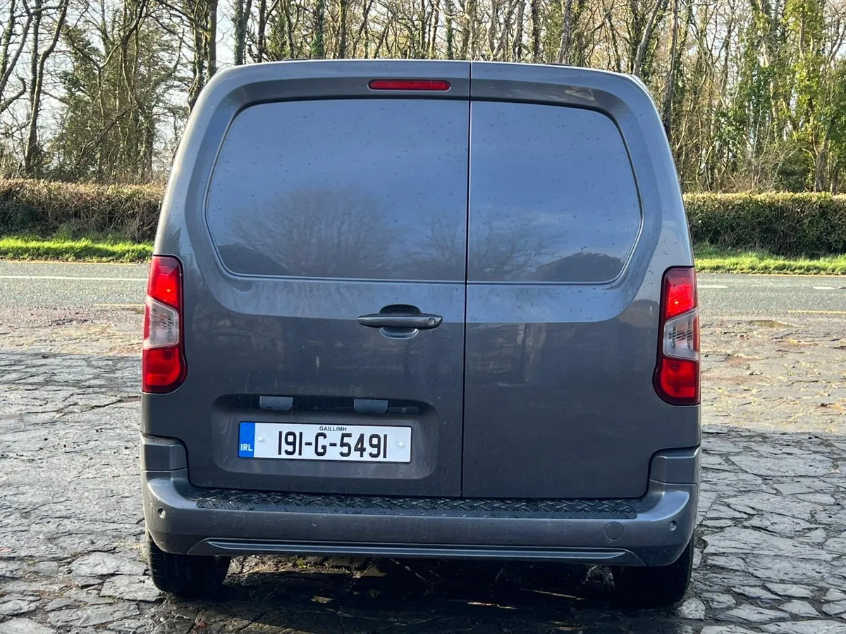 2019 Vauxhall combo sportive - Image 3