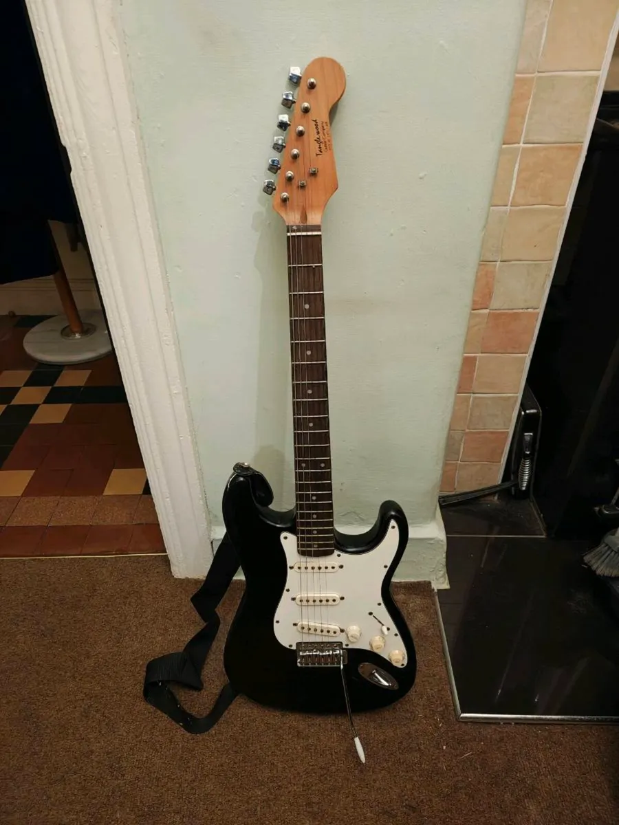 Tanglewood electric guitar – black Strat style - Image 1