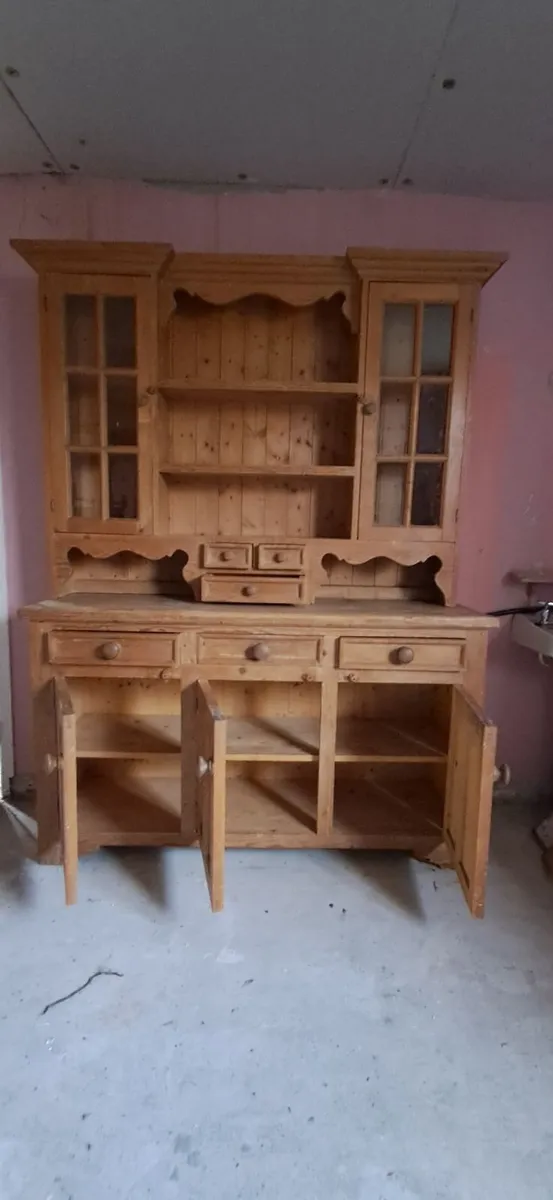 Pine dresser - Image 2