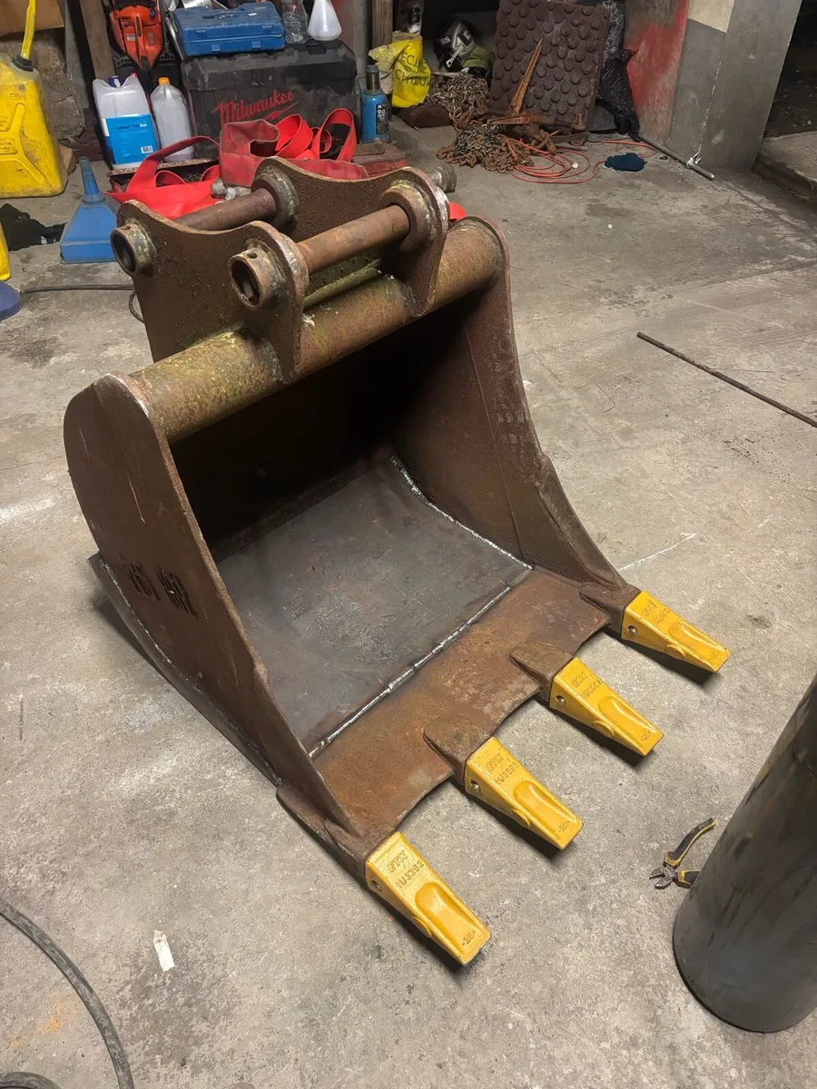 6-8 Tonne Digging Bucket - Image 1