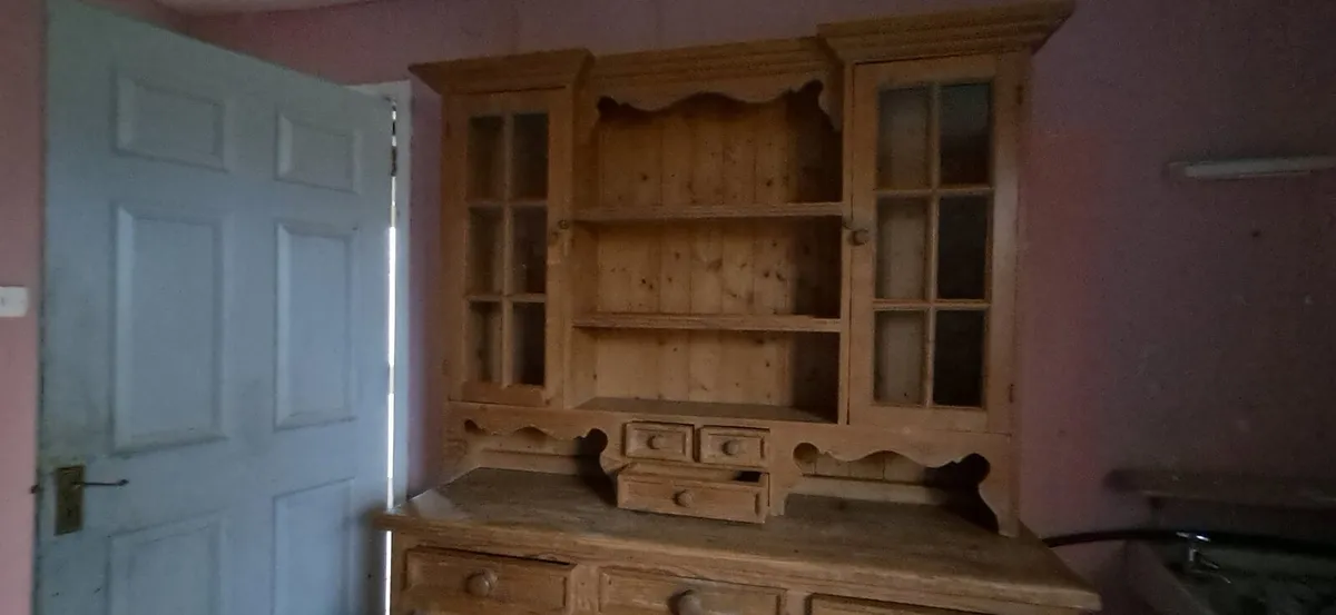 Pine dresser - Image 4