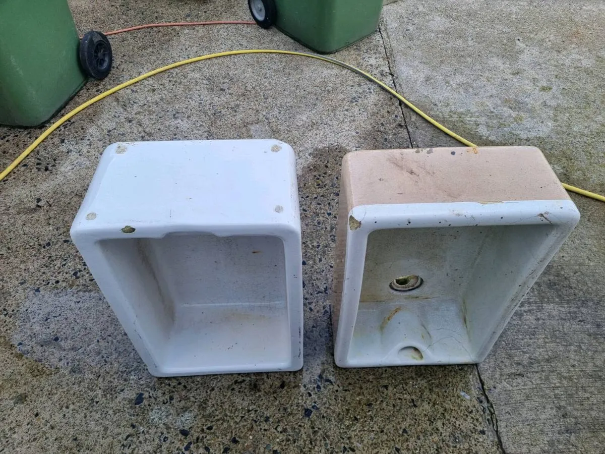 €60 each original old Belfast sinks - Image 3