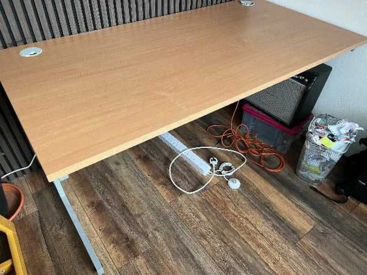 DESK