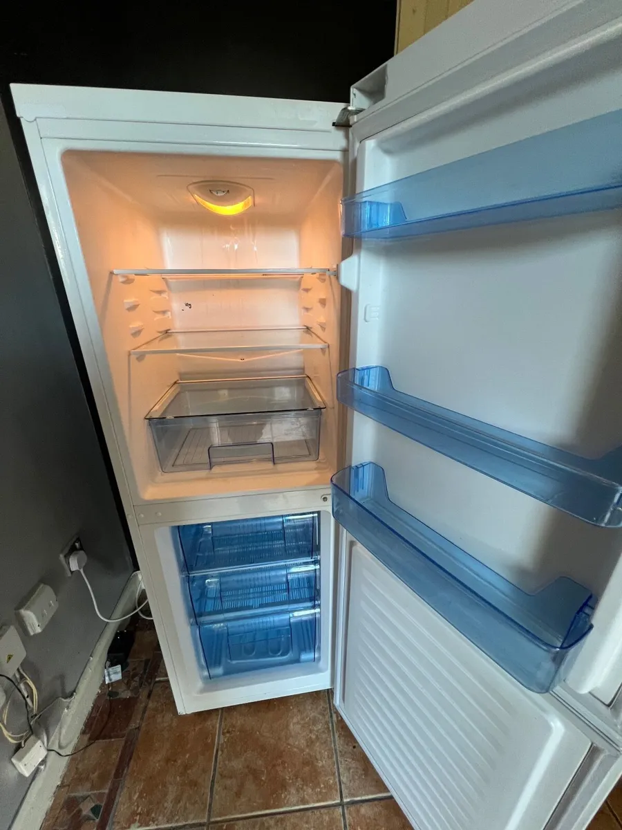 Fridge freezer - Image 4