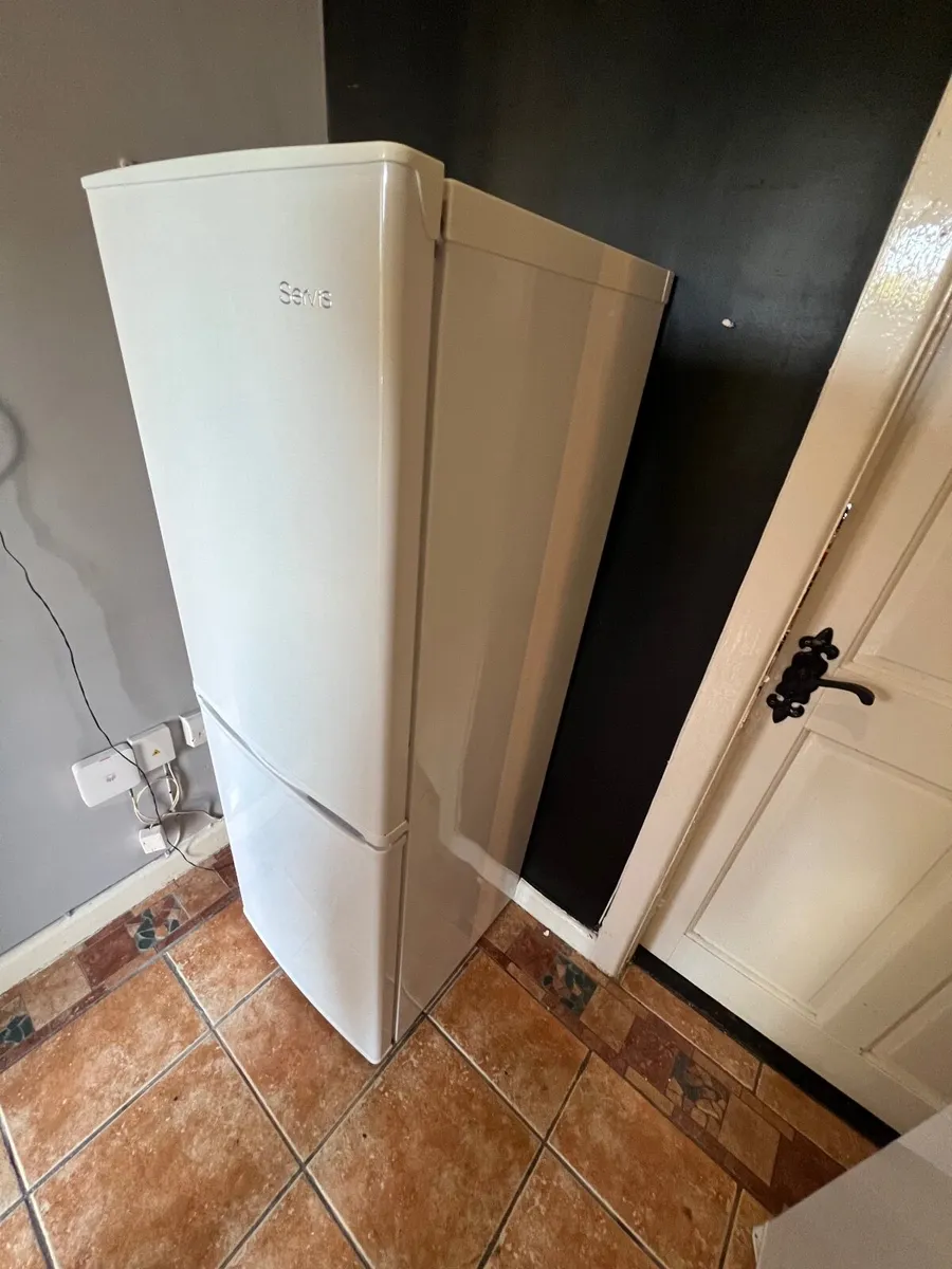 Fridge freezer - Image 2