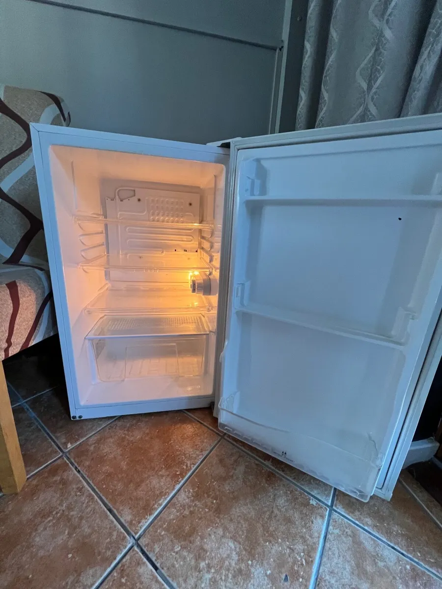 Undercounter fridge - Image 4