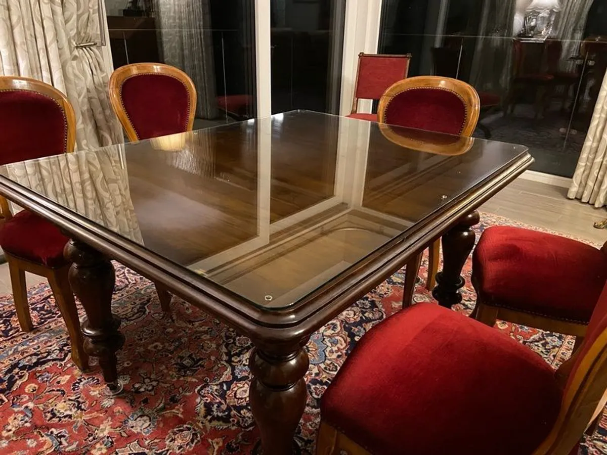 Victorian mohogany dining table