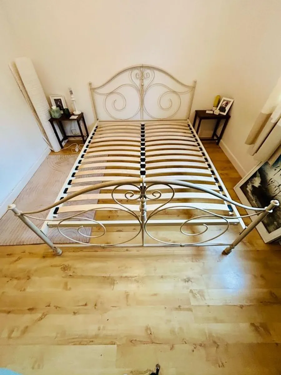 Laura Ashley metal bed frame - Image 3