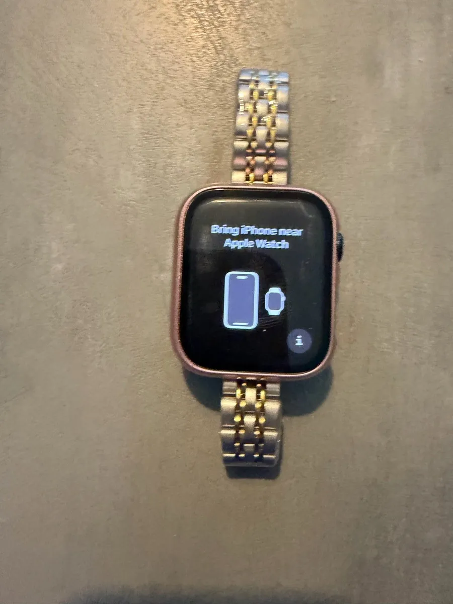 Apple Watch Series 9 45mm - Image 4