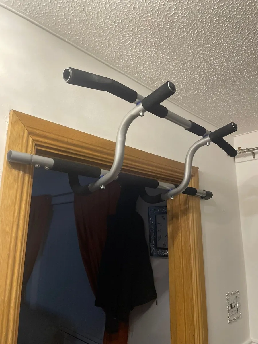 XL doorway chin up lat pull bar - Image 1