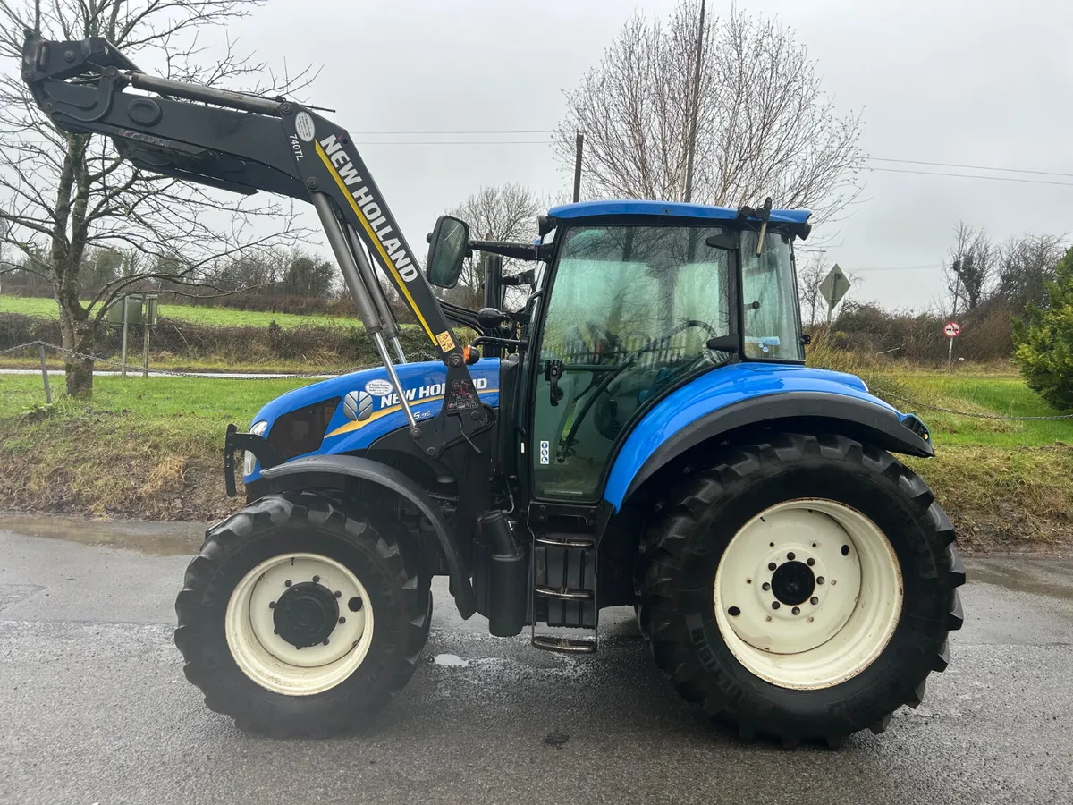 2013 New Holland T5.95 with Loader - Image 4