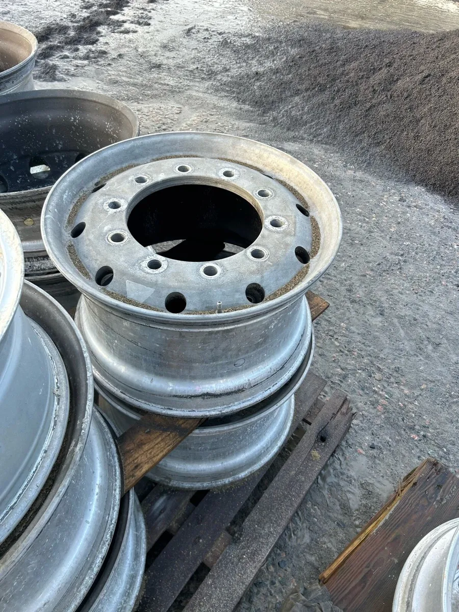 Alcoa Alloy Wheels - Image 1