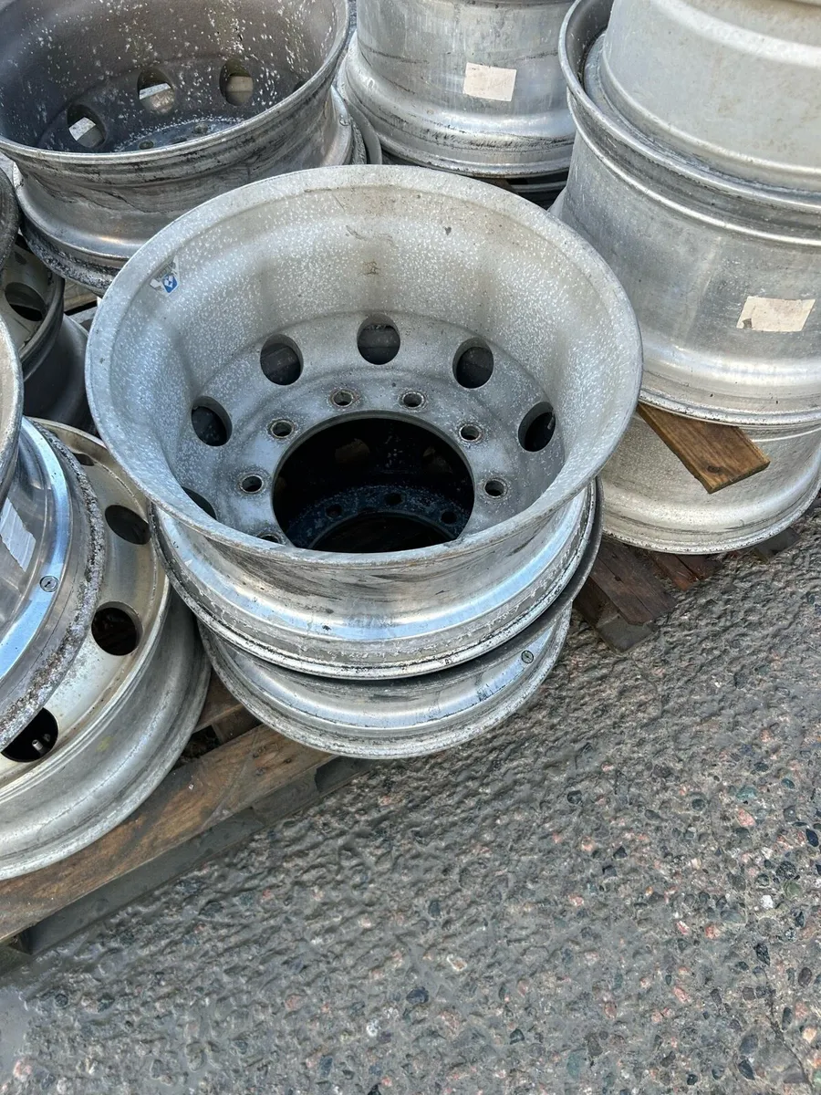 Alcoa Alloy Wheels - Image 3