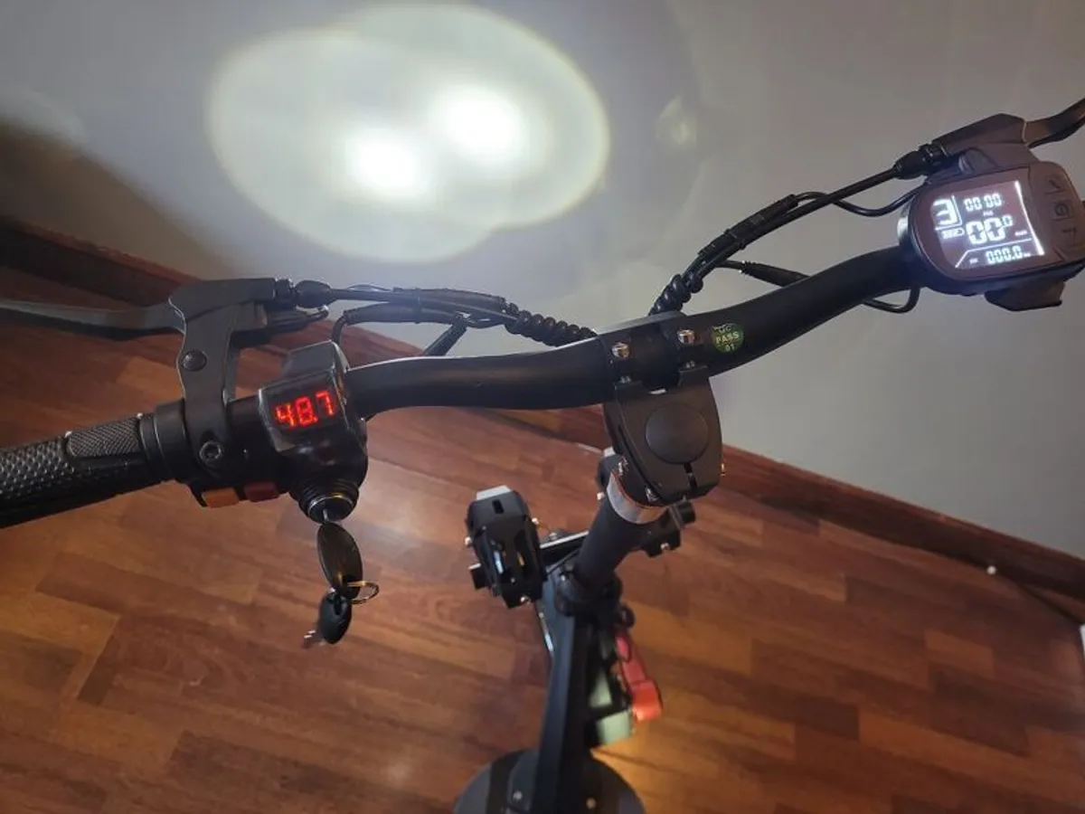 Electric scooter,kugoo g booster , brand new,still boxed,delivery available, 6 months warranty - Image 4